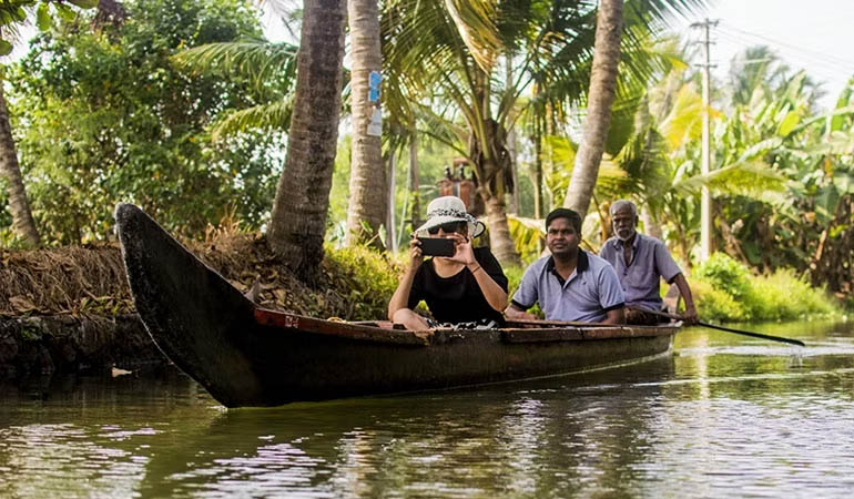 CANOEBOAT