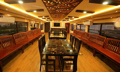 luxury houseboats